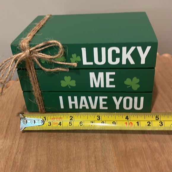 Lot of St. Patrick’s Day Decor - Picture 2 of 4